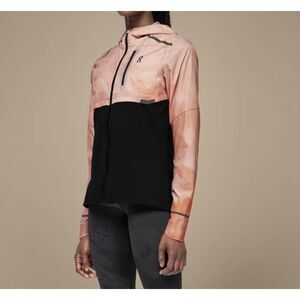 On running womens weather jacket lumos woodrose black Size xs. New with tags